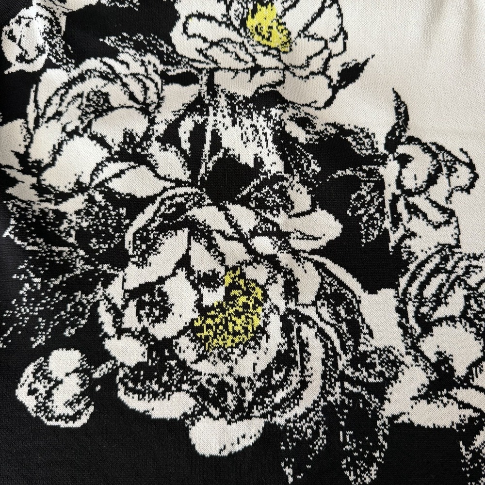 White House Black Market Floral Halter Top L •Zip Back Botanical Monochrome WHBM - Picture 5 of 11